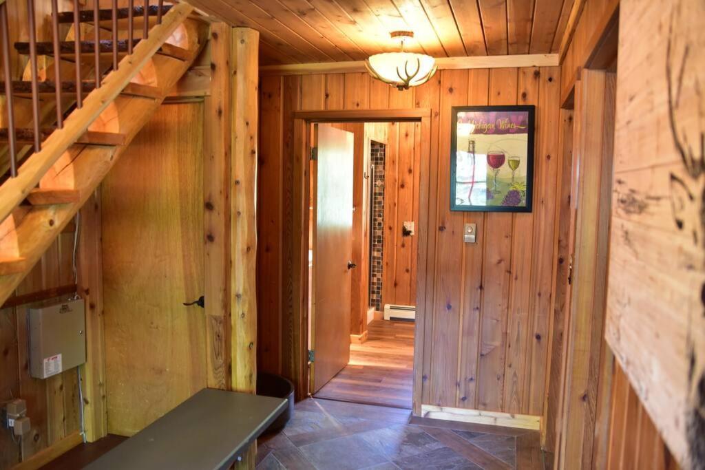 Quiet And Comfy 3Bed/2Bath - Chalet With Hot Tub. Cedar Exterior photo